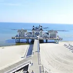 Ferienwohnungen Goehren Daire *